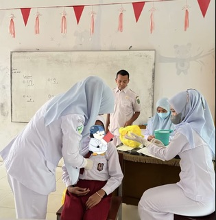 BIAS adalah singkatan dari Bulan Imunisasi Anak Sekolah. Ini adalah program pemerintah Indonesia yang bertujuan untuk memberikan imunisasi lanjutan kepada anak-anak sekolah dasar (SD/MI/sederajat) untuk melindungi mereka dari penyakit yang dapat dicegah dengan imunisasi, seperti campak, rubella, difteri, dan tetanus. Tujuan BIAS: Meningkatkan kekebalan tubuh anak-anak terhadap penyakit yang dapat dicegah dengan imunisasi. Mencegah penyebaran penyakit menular di kalangan anak sekolah. Mewujudkan generasi sehat dan berkualitas. 