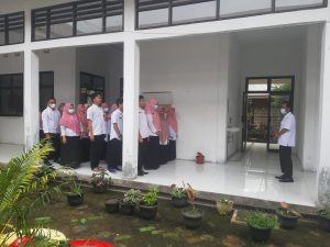 Kegiatan apel siang staf Puskesmas Kota Medan pada Rabu 30/11/2022
